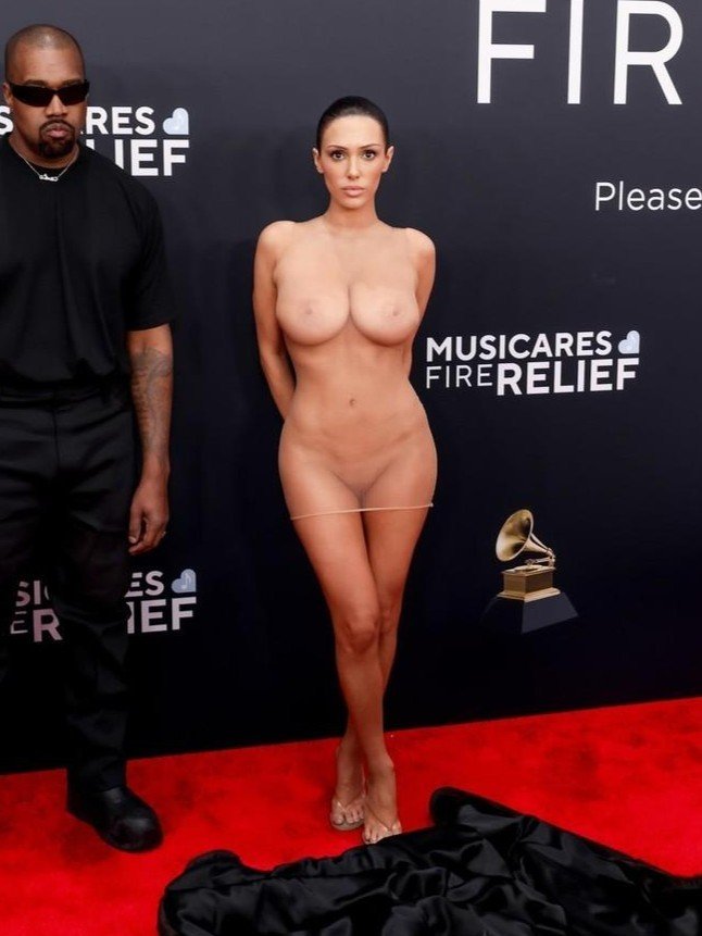 Kanye West Wife Naked See-Through (Bianca Censori) #JusE2j8S